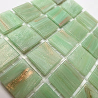Kultasuoninen lasimosaiikki 20mm saniainen - mosaicshop