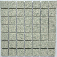 Winckelmans Vert 209 Mouchetés 20x20 mm – groene, gespikkelde mozaïektegels op gaas, bovenaanzicht