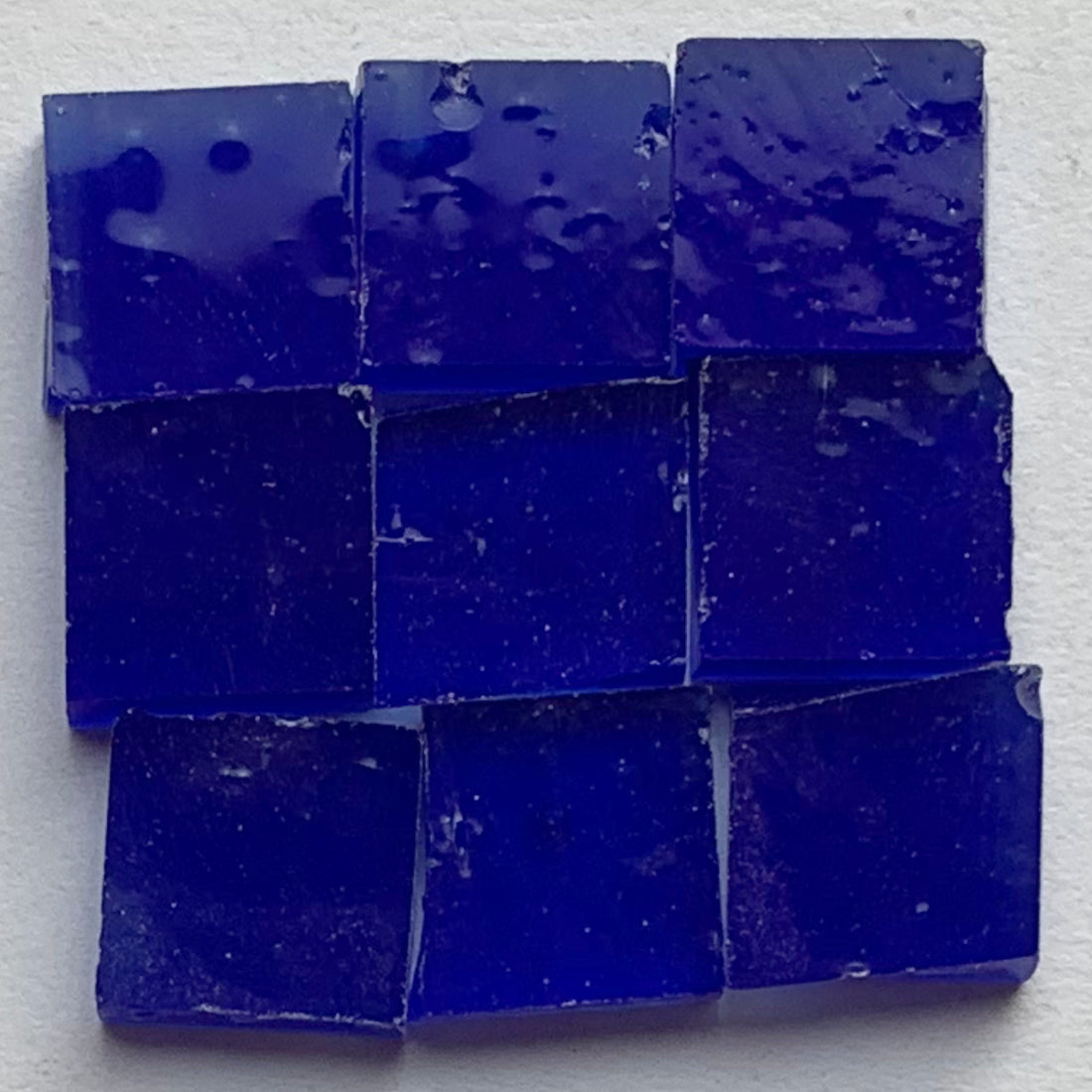 Detail van Tiffany Glacier Kobalt met negen glastegeltjes