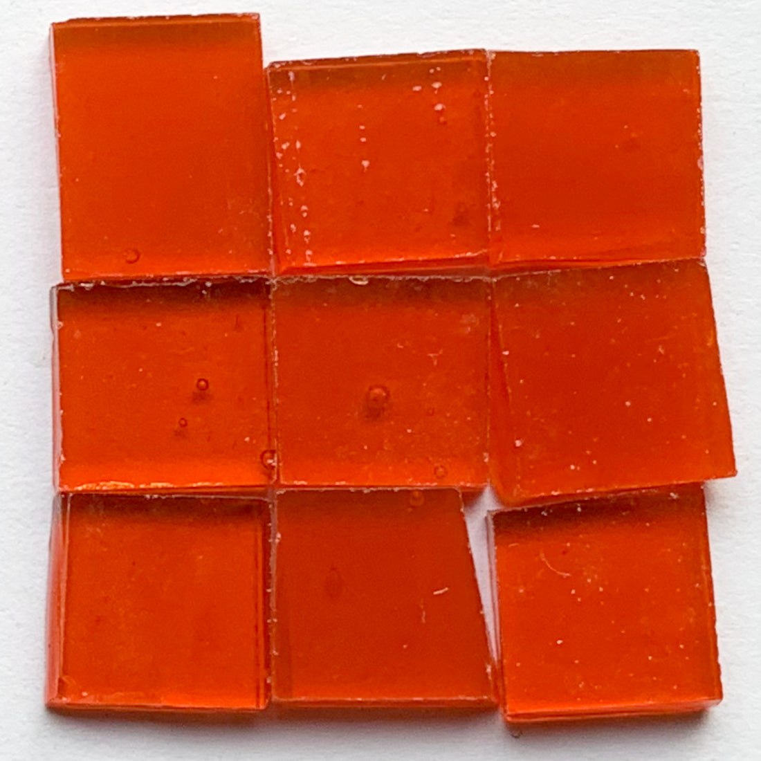 Detail van Tiffany Glacier Oranje met negen glastegeltjes