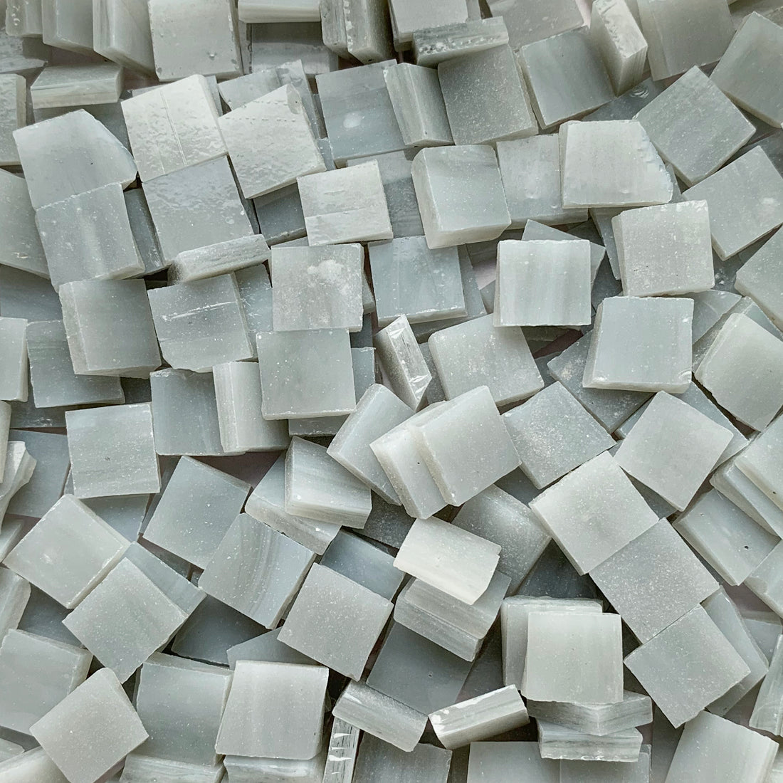 Losse Tiffany Glacier glastegeltjes van 15 mm in Lavendel