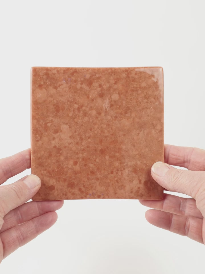 Video showing Morasutti Smalti mosaic tile – amber – 11.5 x 11.5 cm, rotated to show full tile