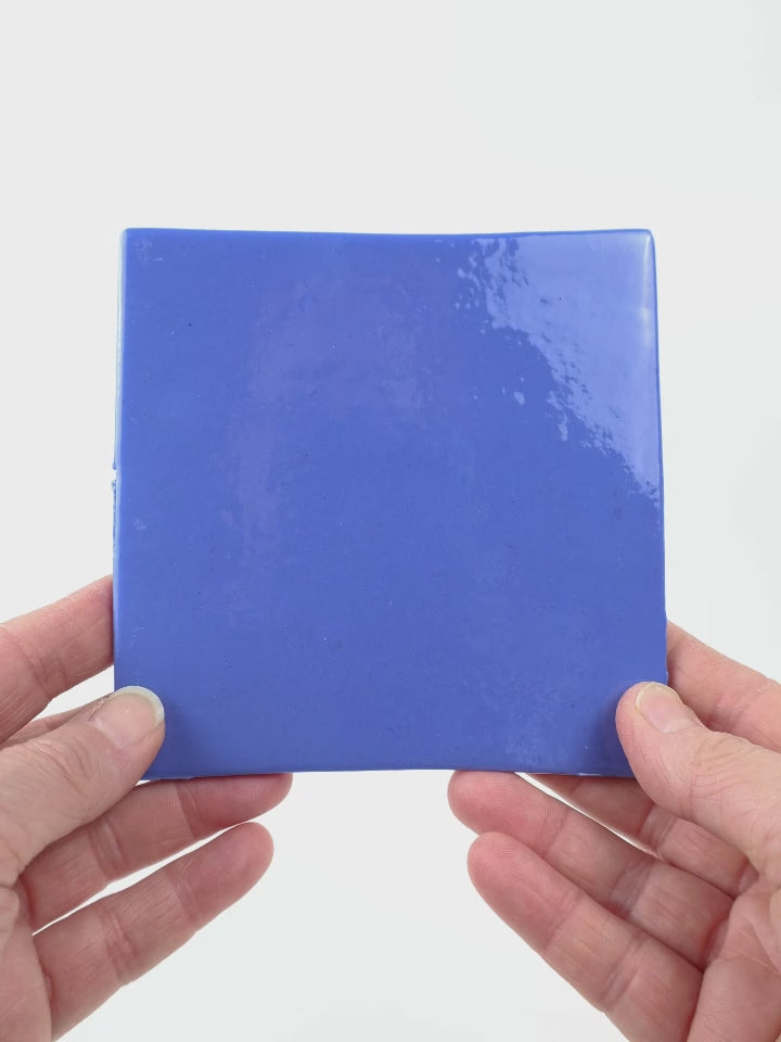 Video showing Morasutti Smalti mosaic tile – blue – 11.5 x 11.5 cm, rotated to show full tile