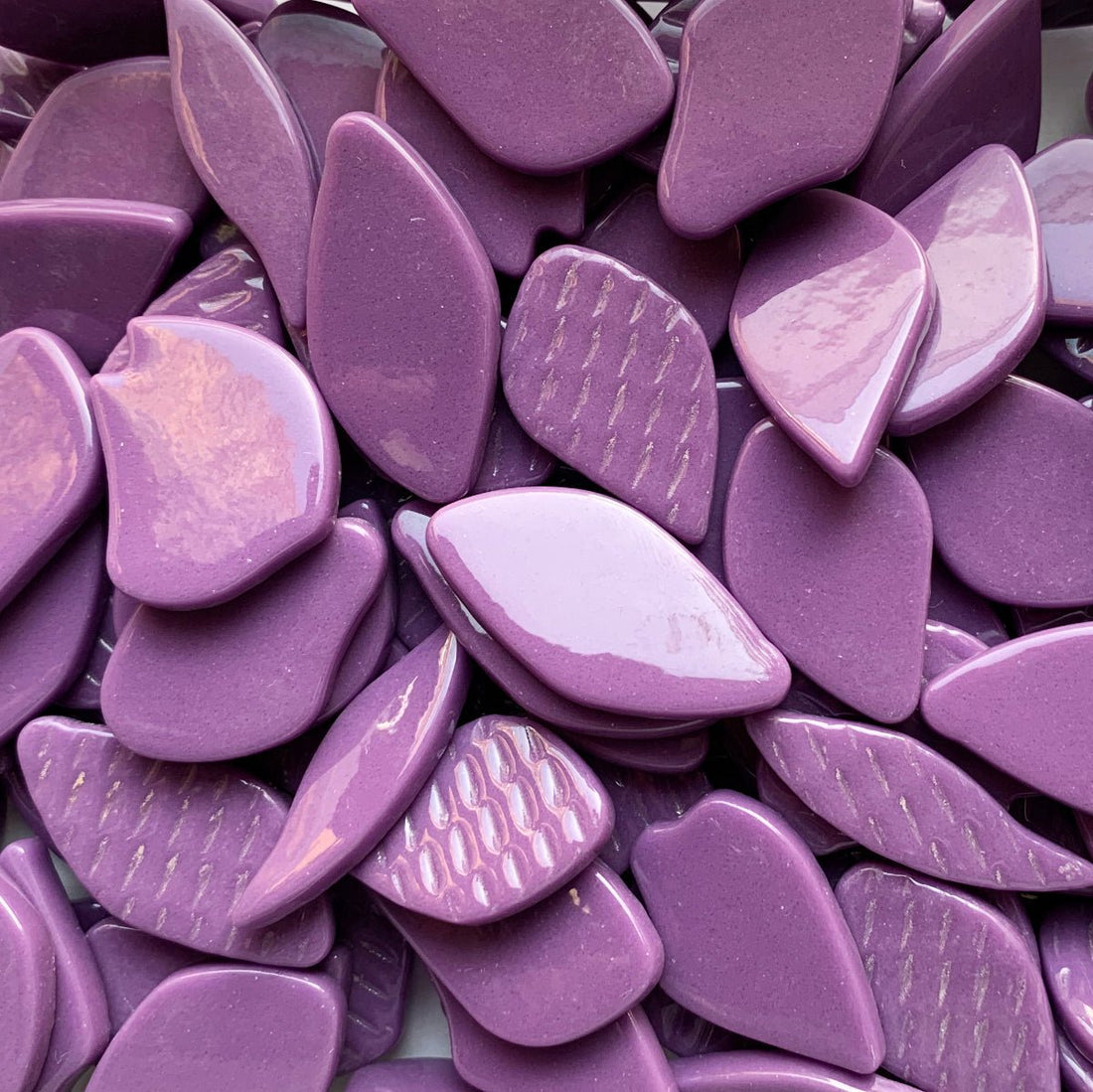 Lasimosaiikki – Lasiterälehdet magenta - mosaicshop