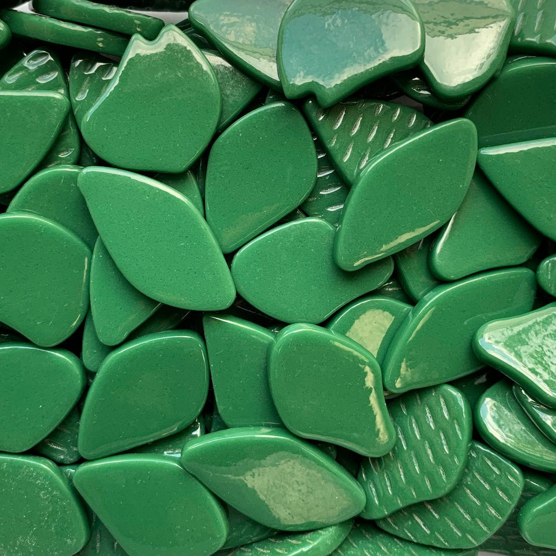Lasimosaiikki – Lasiterälehdet kuusenvihreä - mosaicshop