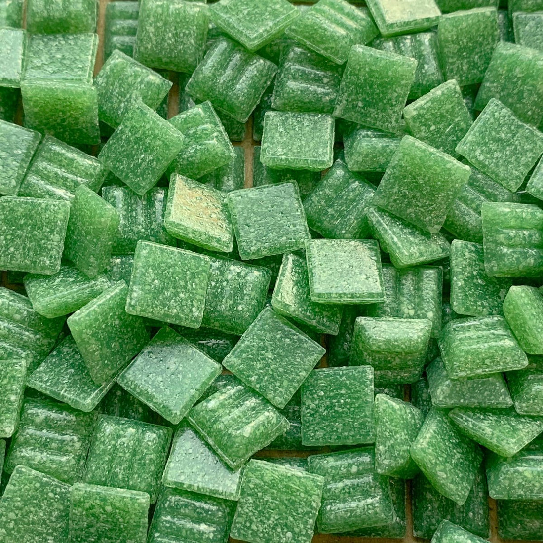 Lasimosaiikki 10mm lehtivihreä - mosaicshop