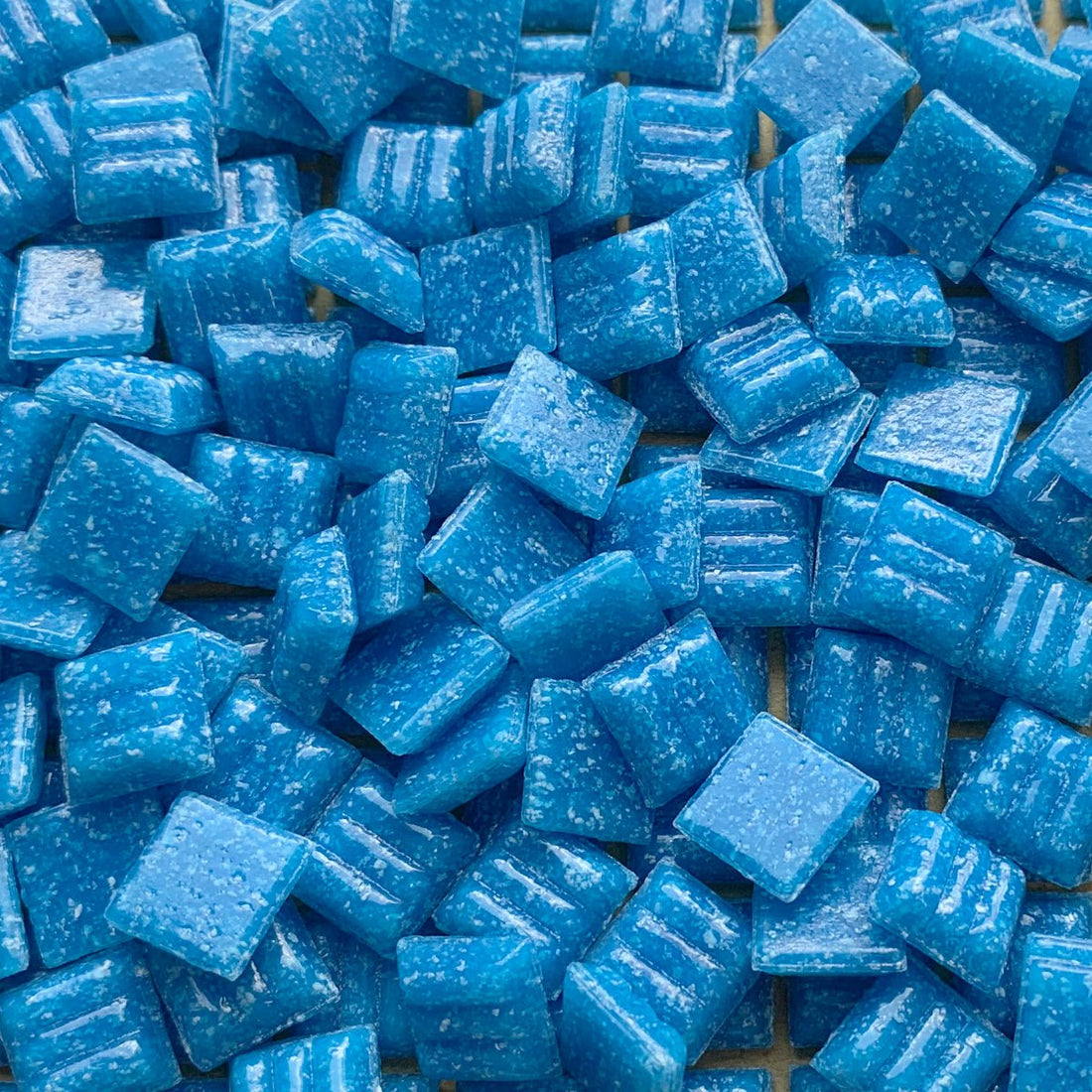 Lasimosaiikki 10mm syvänmeren turkoosi - mosaicshop
