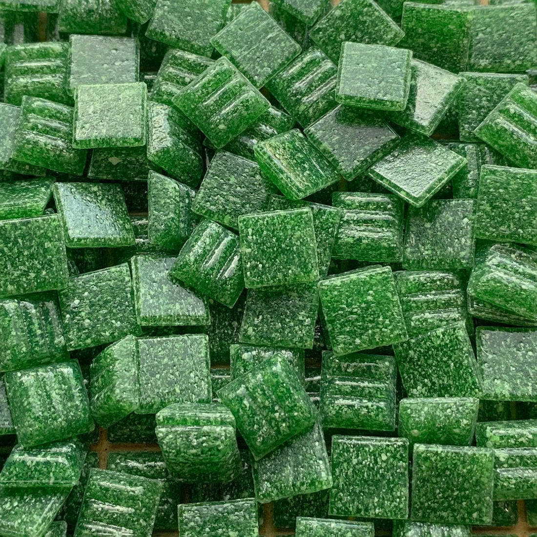 Lasimosaiikki 10mm pinaatti - mosaicshop