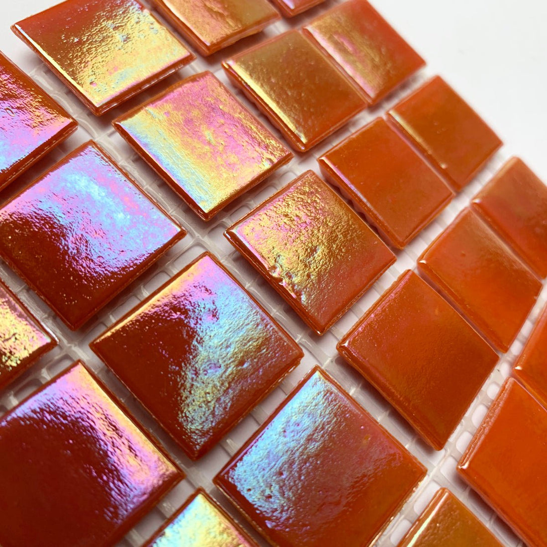 Irisoiva lasimosaiikki 20mm akaatti - mosaicshop