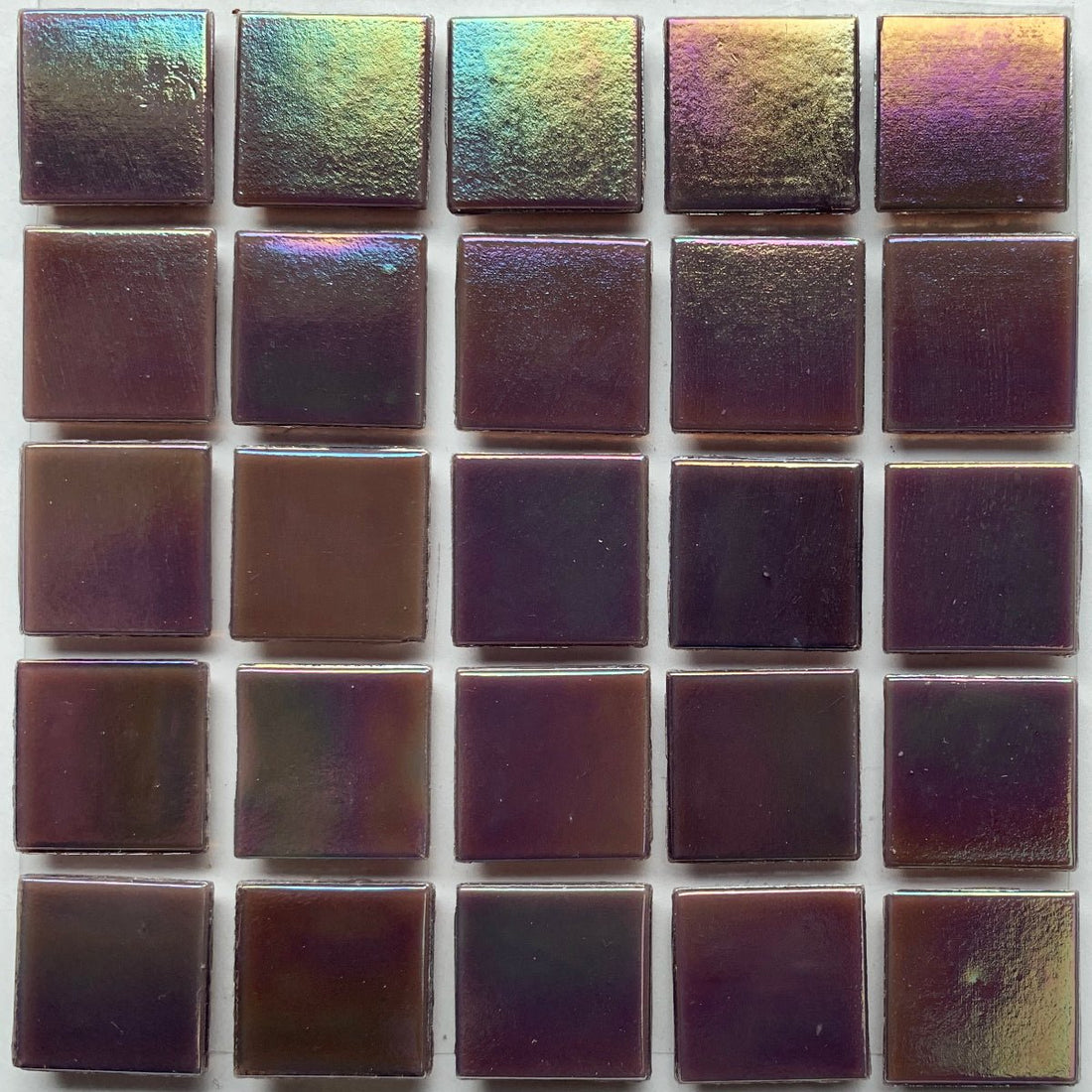 Irisoiva lasimosaiikki 20mm ametisti - mosaicshop
