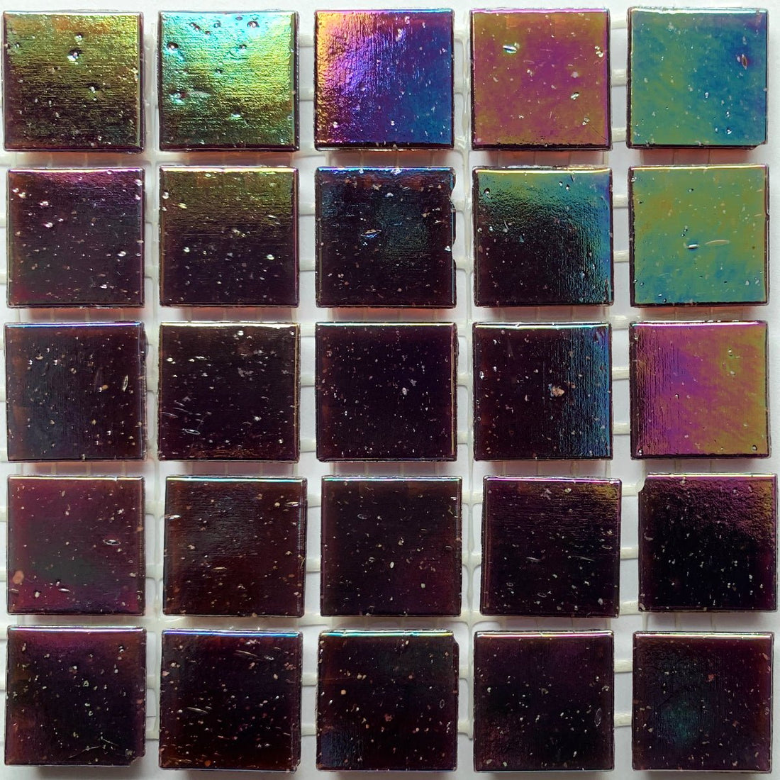 Irisoiva lasimosaiikki 20mm munakoiso - mosaicshop