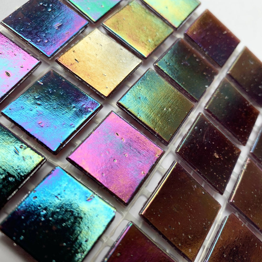Irisoiva lasimosaiikki 20mm munakoiso - mosaicshop