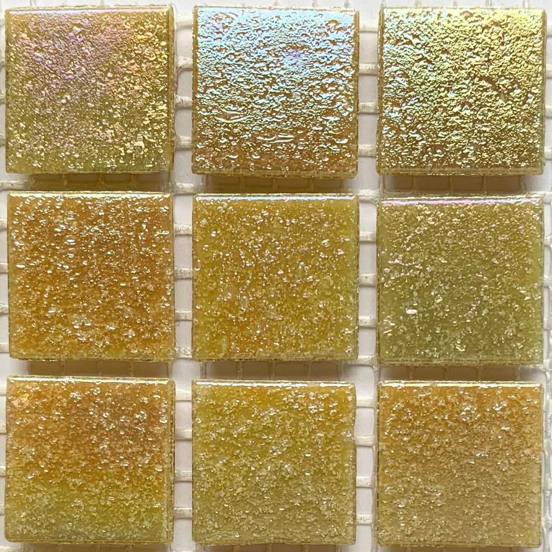 Irisoiva lasimosaiikki 20mm samppanja - mosaicshop