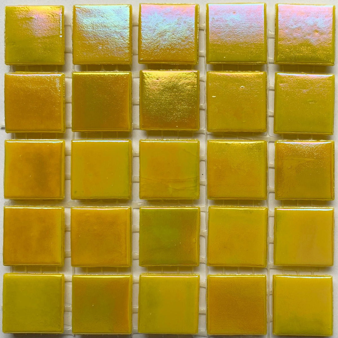 Irisoiva lasimosaiikki 20mm sitriini - mosaicshop