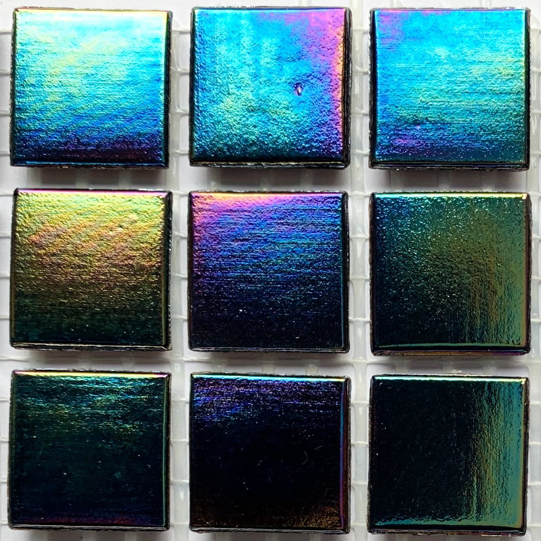 Irisoiva lasimosaiikki 20mm sysimusta - mosaicshop