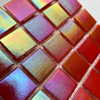 Irisoiva lasimosaiikki 20mm rubiininpunainen - mosaicshop