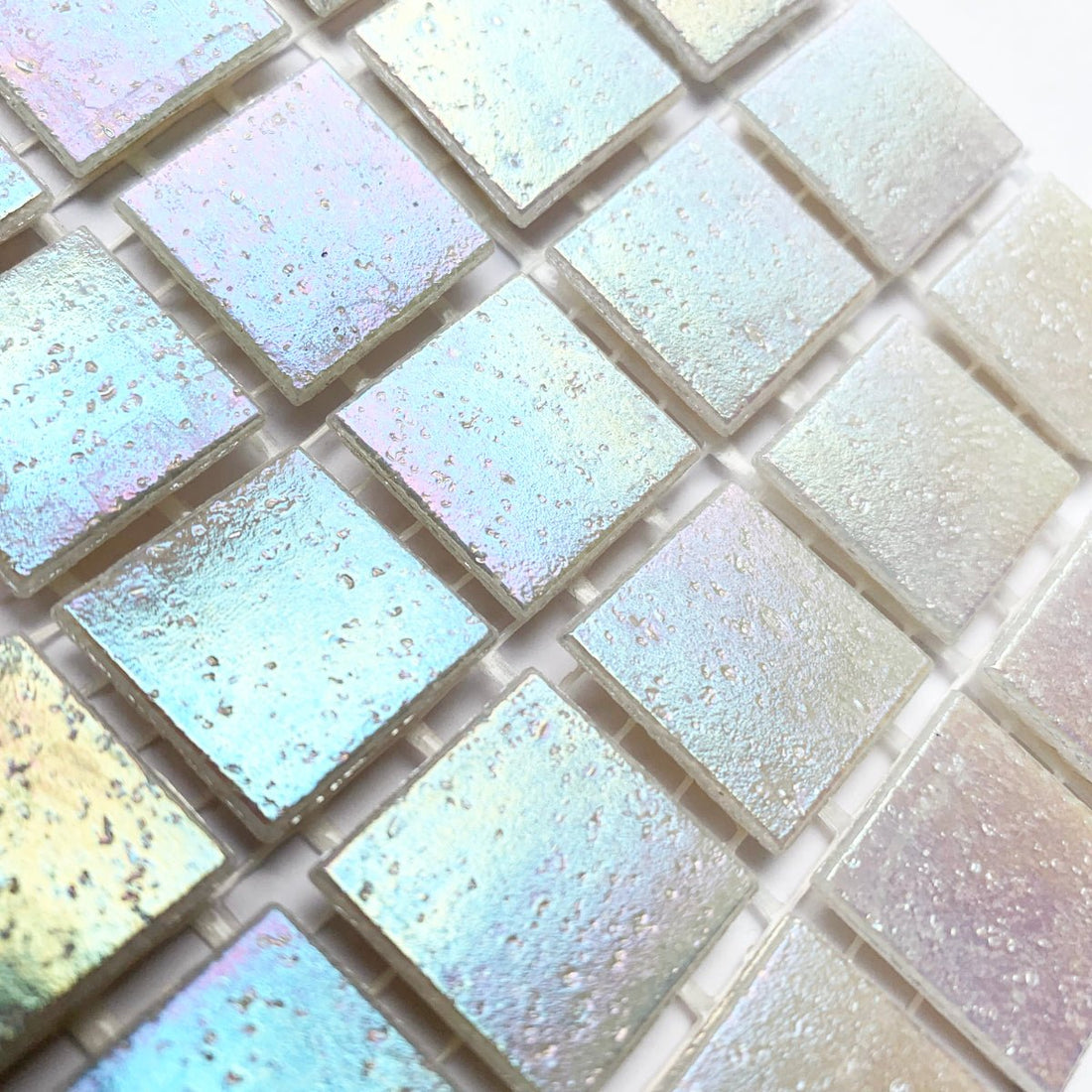 Irisoiva lasimosaiikki 20mm simpukankuori - mosaicshop