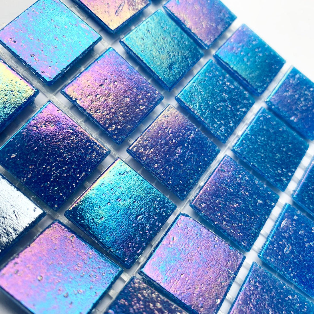 Irisoiva lasimosaiikki 20mm vetinen - mosaicshop