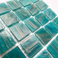 Kultasuoninen lasimosaiikki 20mm aventuriini - mosaicshop