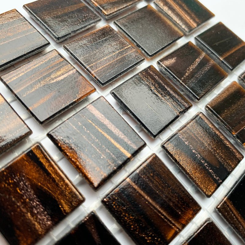 Kultasuoninen lasimosaiikki 20mm suklaa - mosaicshop