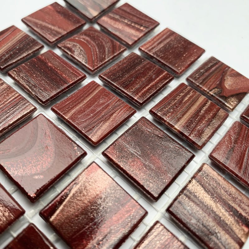 Kultasuoninen lasimosaiikki 20mm granaatti - mosaicshop