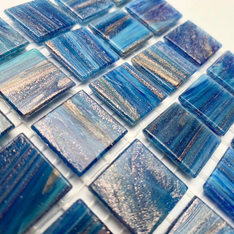 Kultasuoninen lasimosaiikki 20mm taivaansininen - mosaicshop