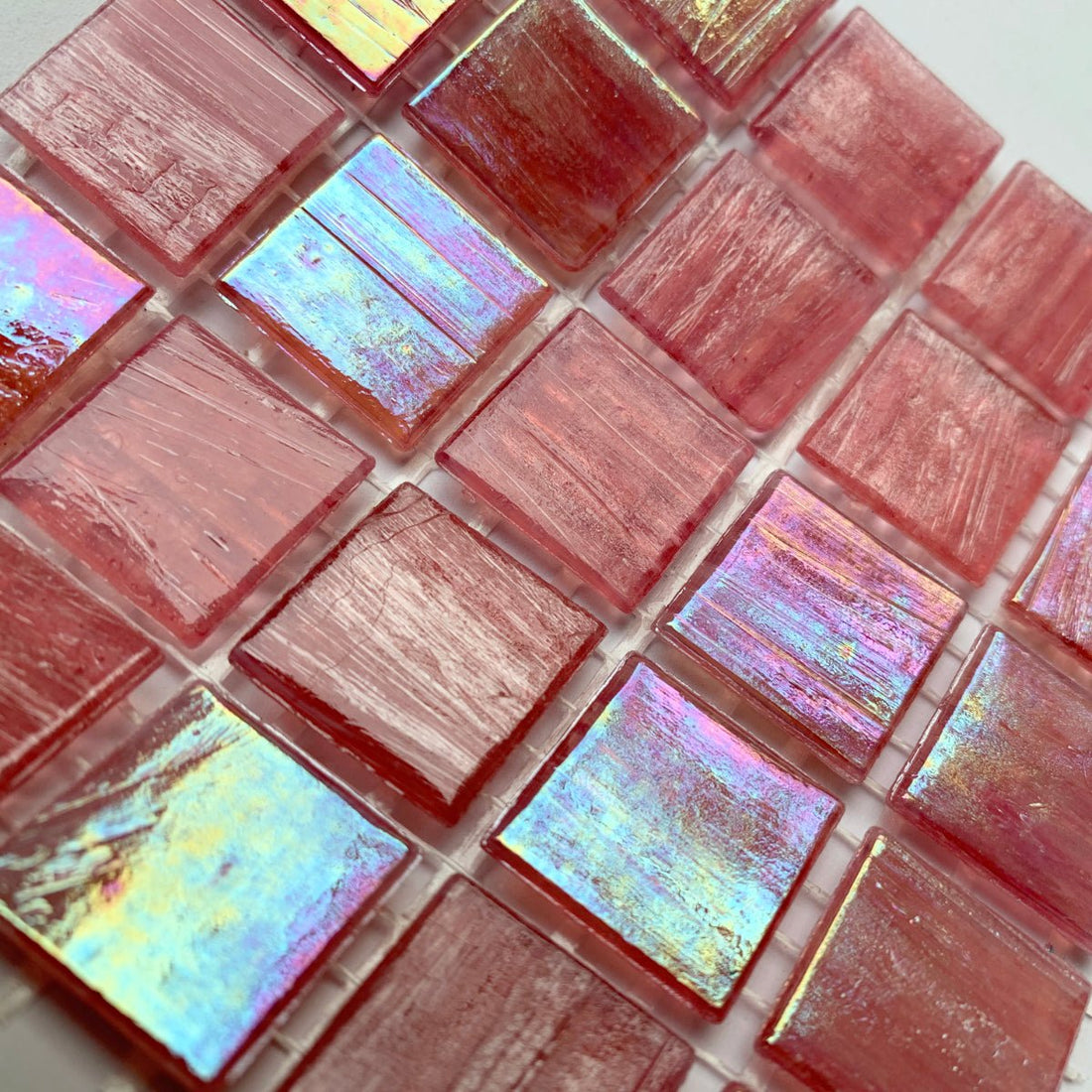 Kultasuoninen lasimosaiikki 20mm vaaleanpunainen - mosaicshop