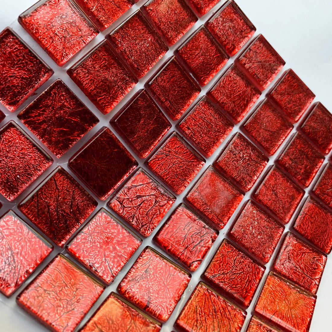 Lasimosaiikki – Peilimosaiikki 20mm vadelma - mosaicshop