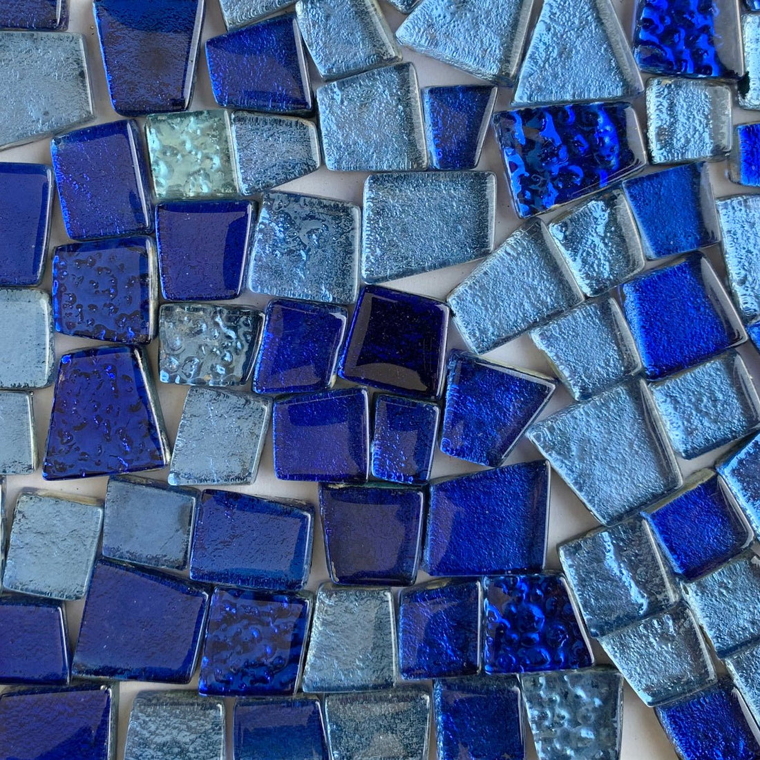 Lasimosaiikki – Peilipintainen lasilaatta sininen sekoitus - mosaicshop