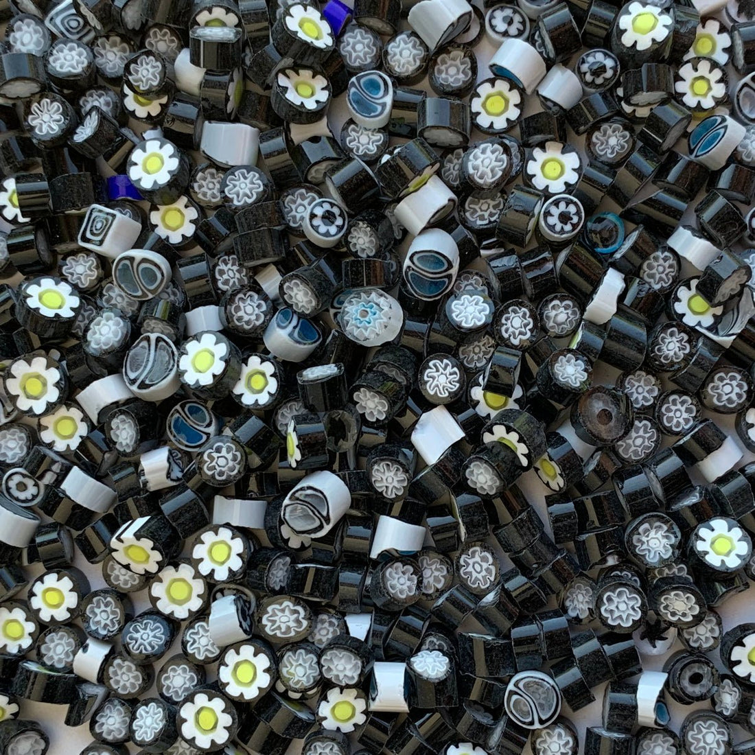 Lasimosaiikki – Millefiori musta sekoitus - mosaicshop