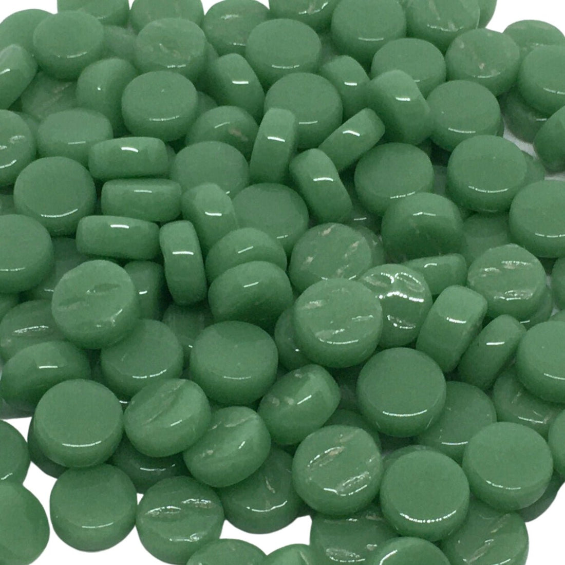 Lasimosaiikki – Minipyörylät 8mm kasteenvihreä - mosaicshop
