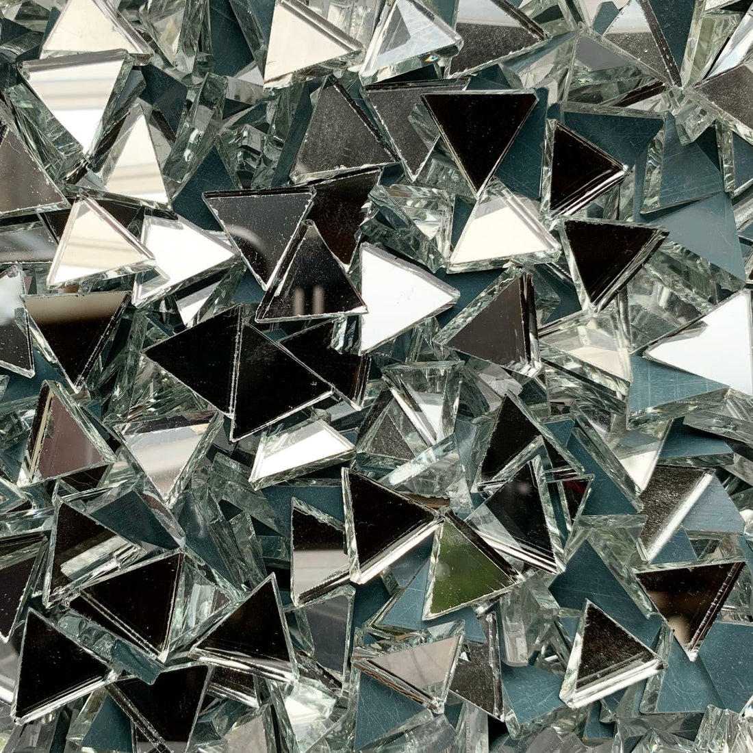 Lasimosaiikki – Kolmionmuotoinen peili - mosaicshop
