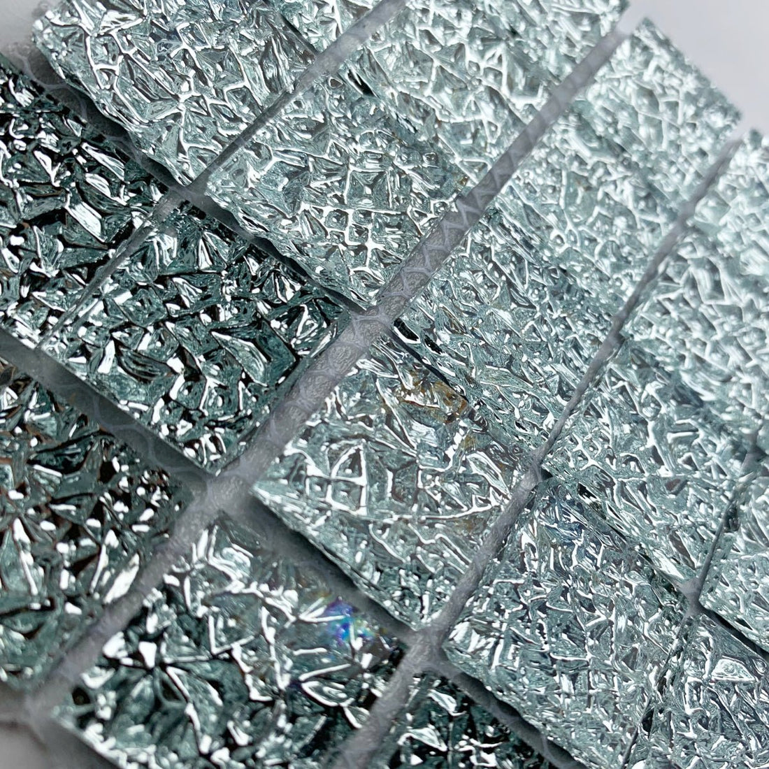 Lasimosaiikki – Pintakuvioitu peilimosaiikki 20mm - mosaicshop