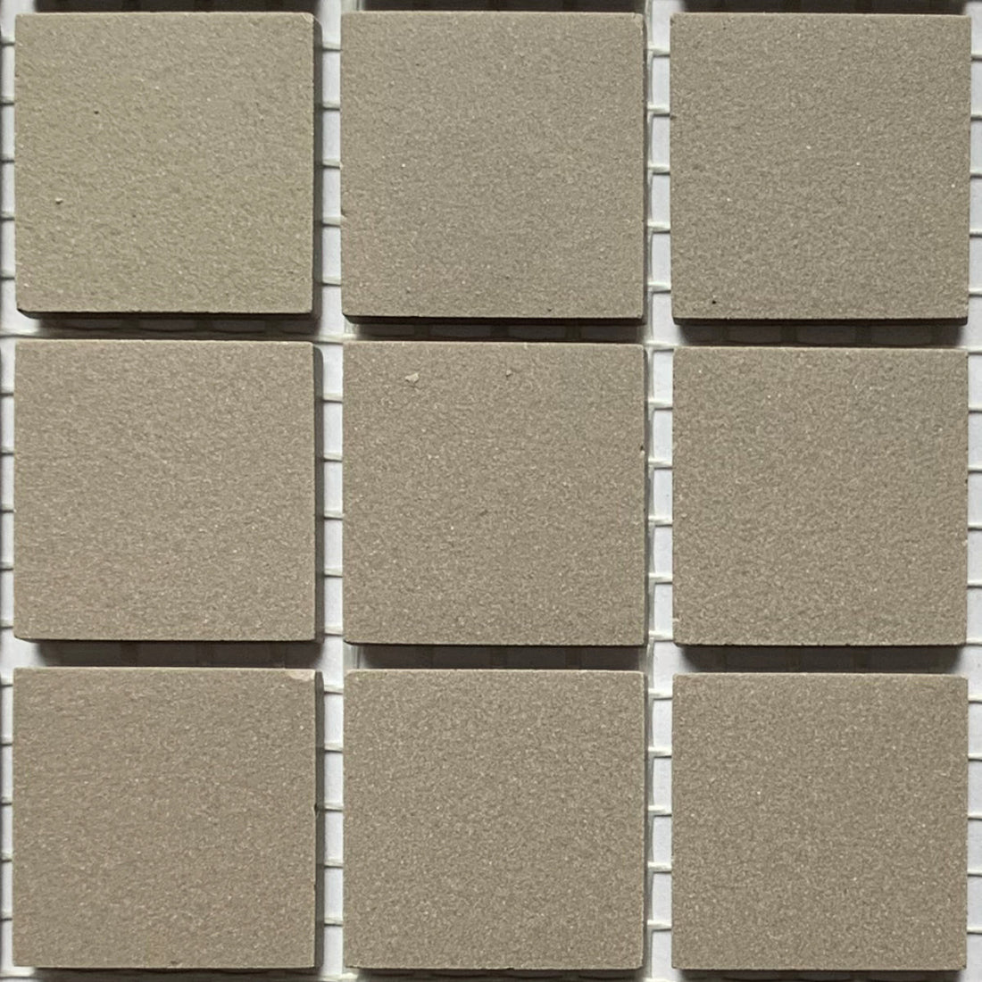 Winckelmans Gris – matte mozaïektegels van 20x20 mm op gaas