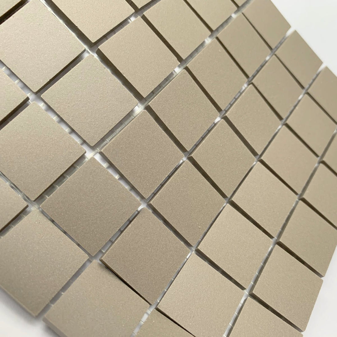 Winckelmans Gris – matte mozaïektegels van 20x20 mm op gaas