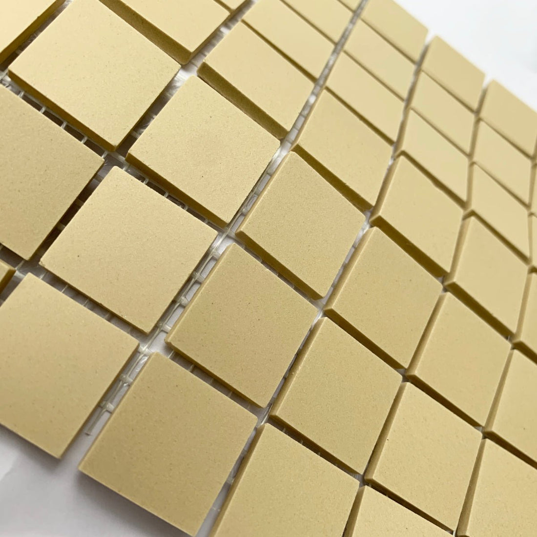 Winckelmans Ivoire – matt 20x20 mm mosaic tiles on mesh