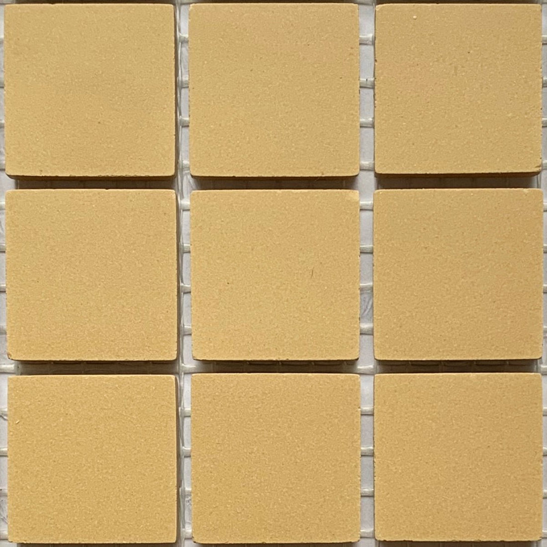 Winckelmans Jaune – matte Mosaikfliesen im Format 20x20 mm auf Netz
