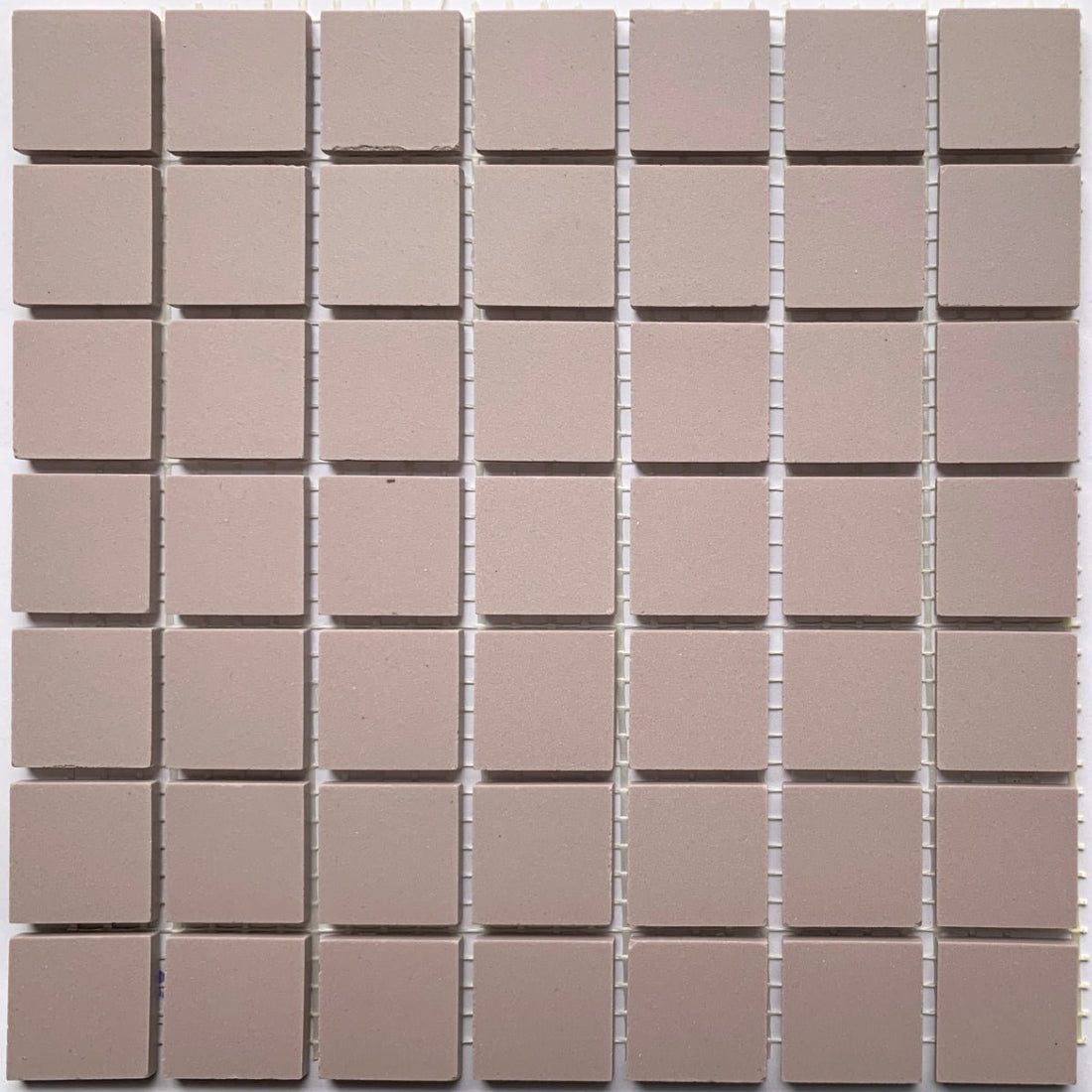 Winckelmans Parme – mattapintaiset 20x20 mm mosaiikkilaatat verkkoon kiinnitettyinä