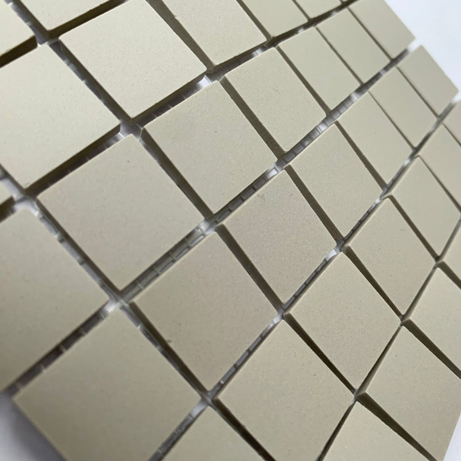 Winckelmans Perle – matte mosaikfliser på 20x20 mm på net