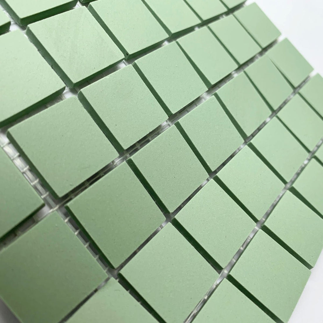 Winckelmans Pistache – matte mozaïektegels van 20x20 mm op gaas