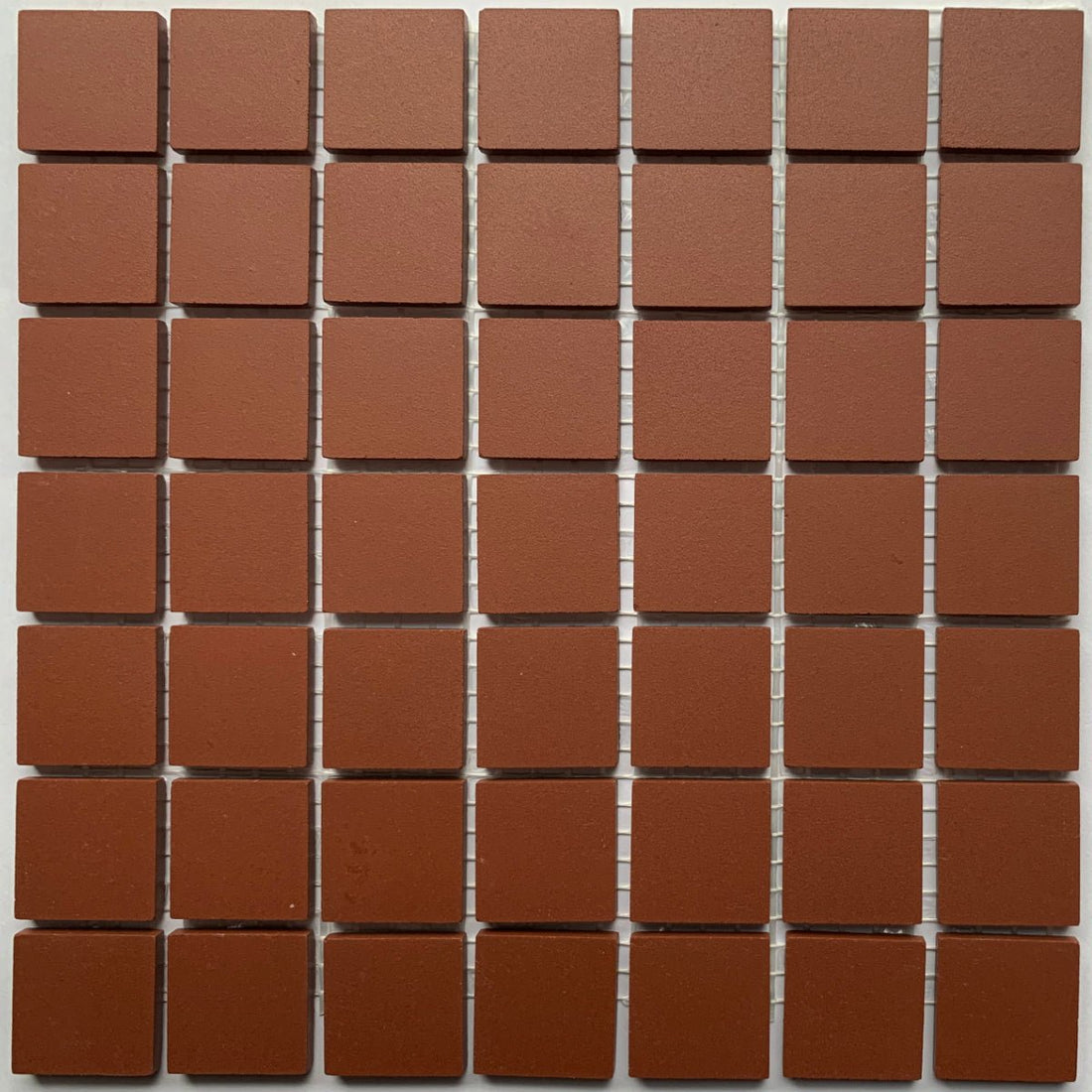 Winckelmans Rouge – matta mosaikplattor, 20x20 mm på nät