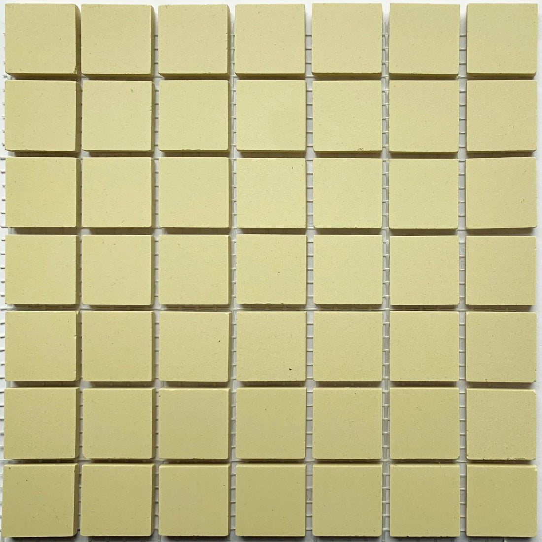 Winckelmans Vanille – matte Mosaikfliesen im Format 20x20 mm auf Netz